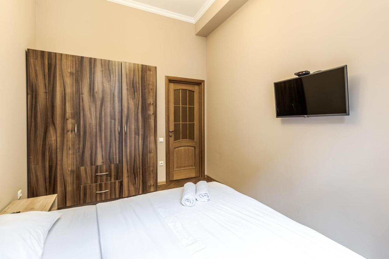 Apartment On Stavropihiiska Street 3 Lwów Zewnętrze zdjęcie